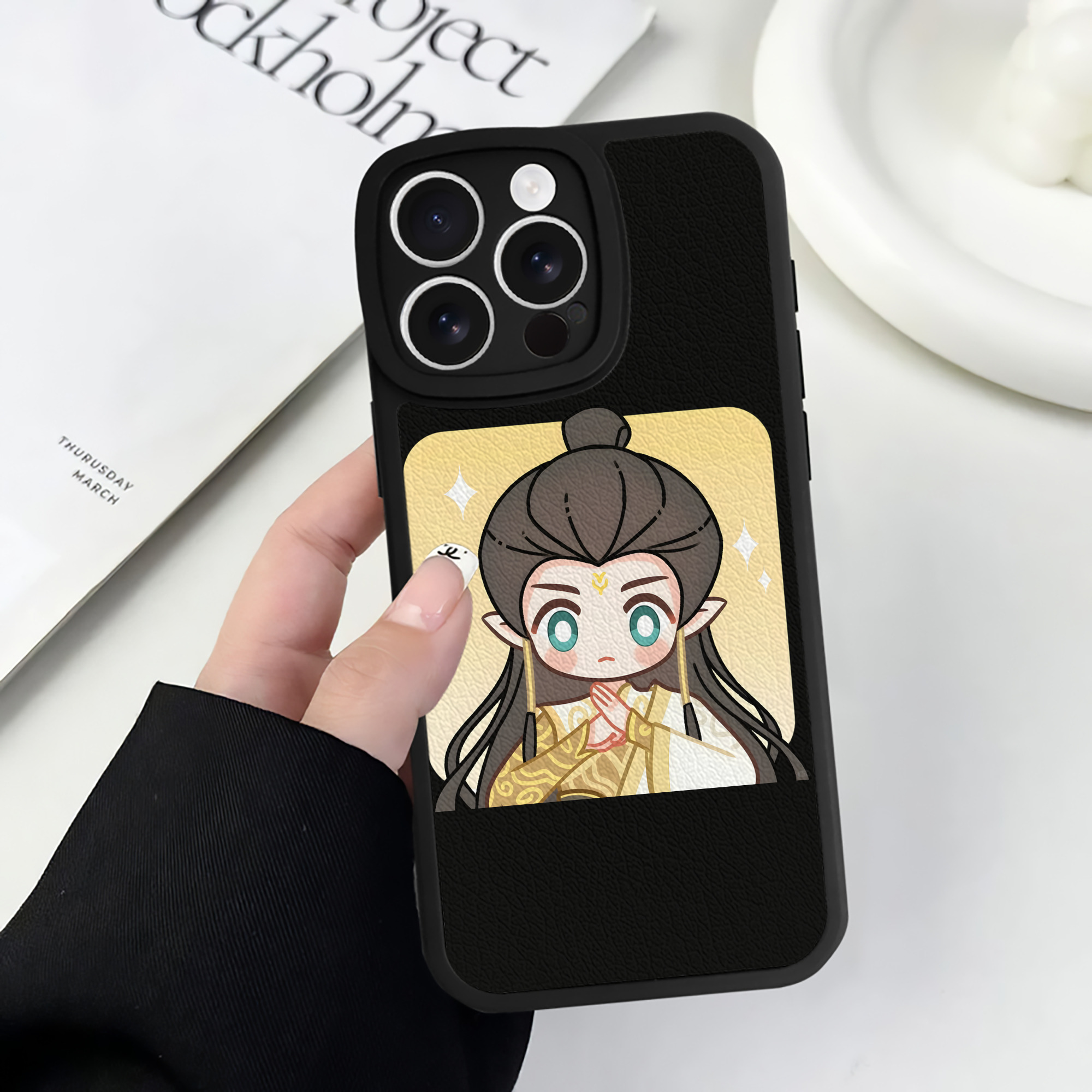 （画像用） Ne Zha 2 ナタ 魔童の大暴れ 【iPhone 16シリーズ対応】シリコンスマホケース（レザー調） 材質：シリコン